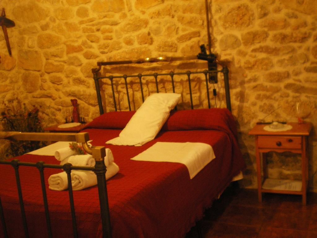 Masia Del Aragones Пеньярроия-де-Таставинс Номер фото